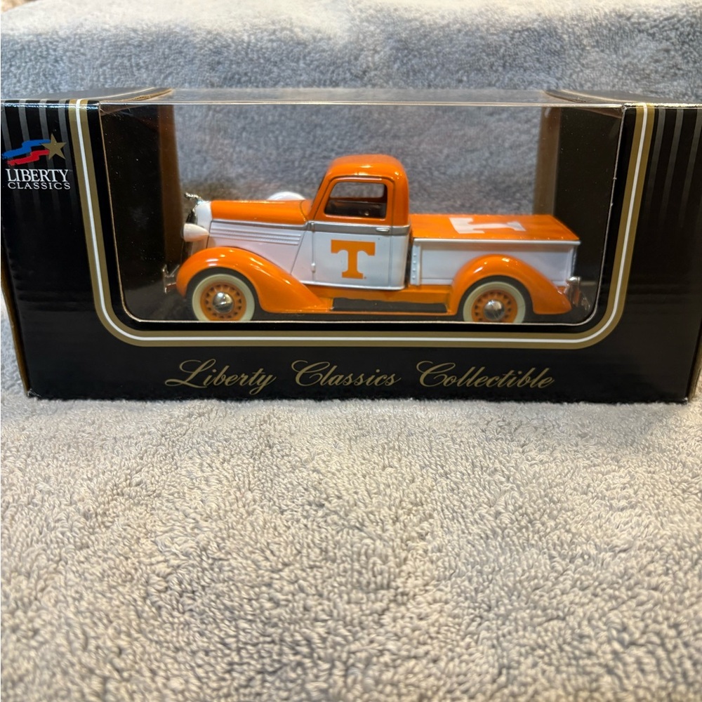 NIB University of TN Diecast Orange and White Vintage Race Car Decor collectible